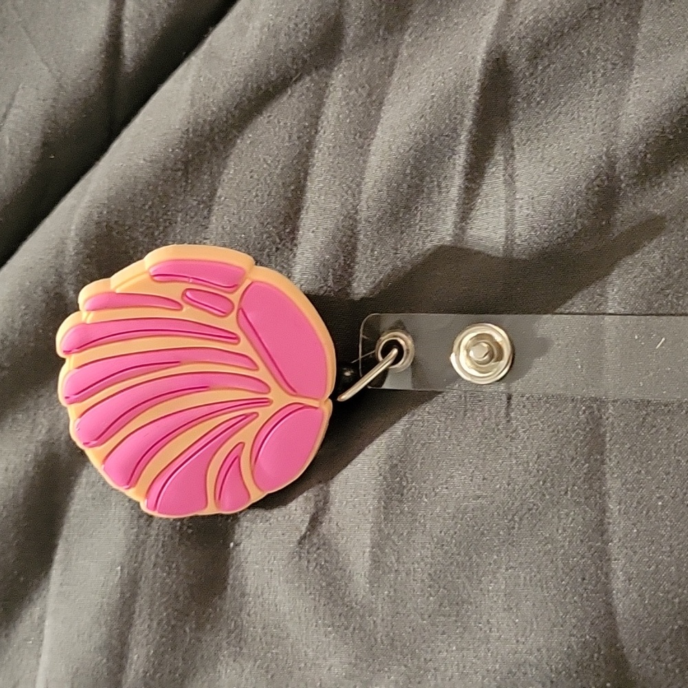Badge reel